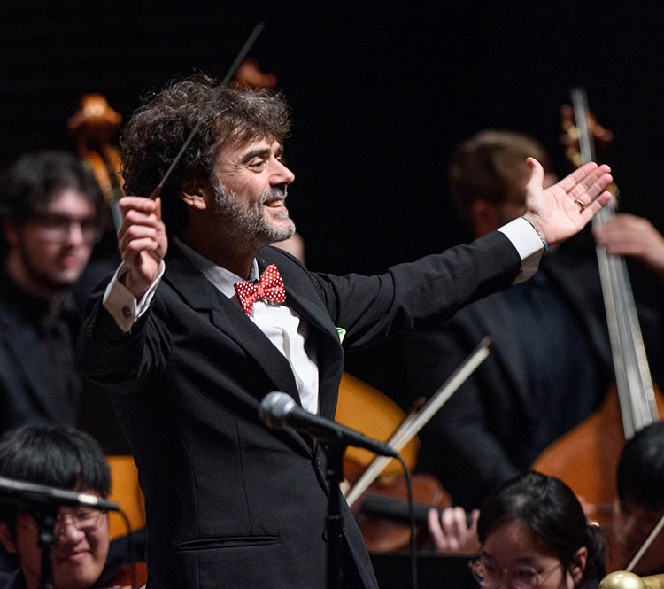 Symphony Orchestra and Choirs: Holiday Glory